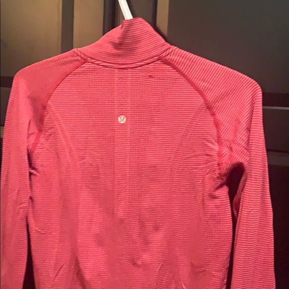 Lululemon Outrun 1/2 Zip - Picture 5 of 6
